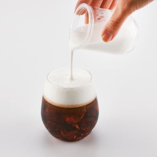 Milchschaum aus dem Latte Shaker
